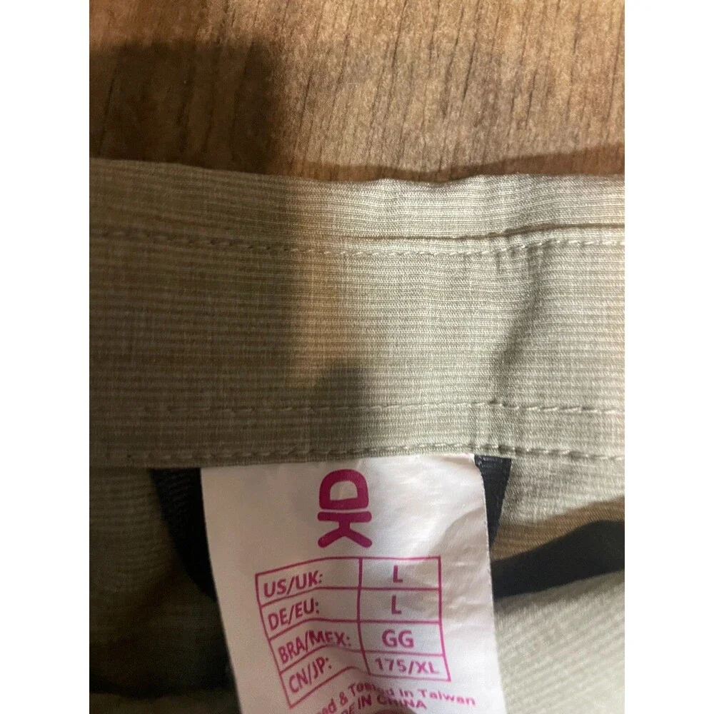 DK Button Up Shirt Mens Large L Sand Beige Color Striped Zip Pocket
